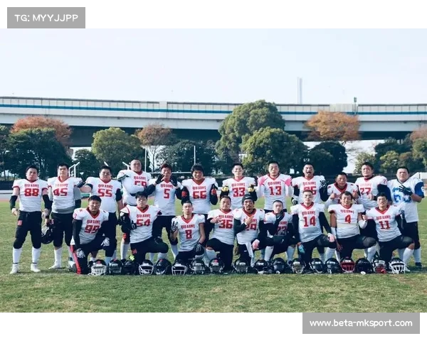 65岁前国脚参与老兵橄榄球联赛 40码冲刺仅需5.8秒震撼全场 65岁前国脚参与老兵橄榄球联赛 40码冲刺仅需5.8秒震撼全场